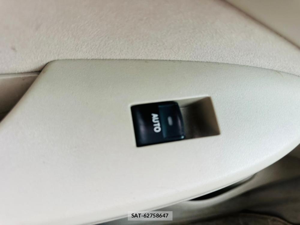 Toyota COROLLA AXIO 2008-10 7396452-23