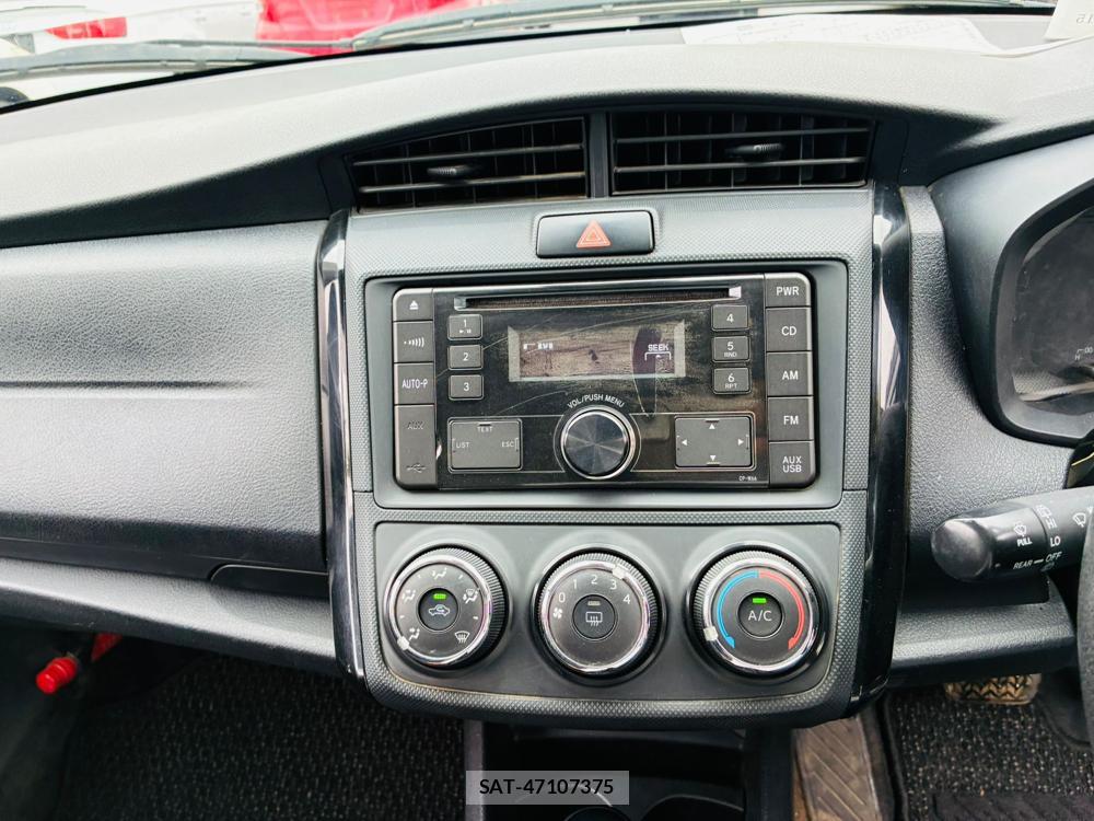 Toyota COROLLA AXIO 2019-05 7632871-19
