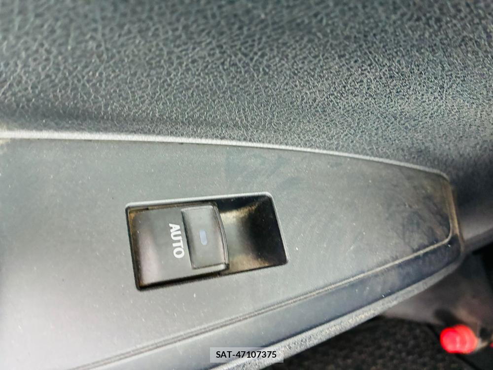 Toyota COROLLA AXIO 2019-05 7632871-24