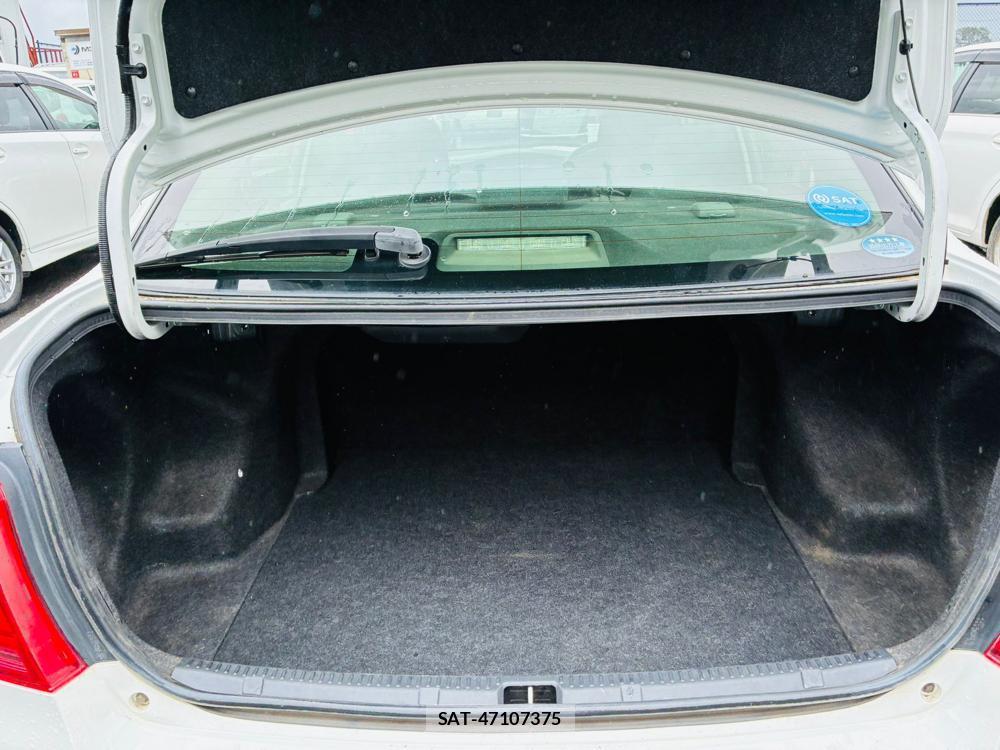 Toyota COROLLA AXIO 2019-05 7632871-25