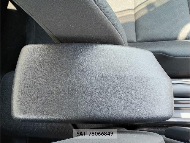 Toyota COROLLA AXIO 2021-04 8206904-13