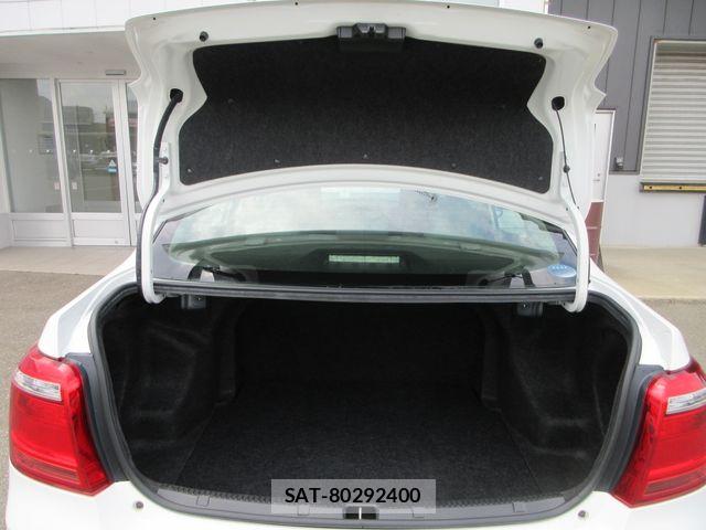 Toyota COROLLA AXIO 2019-07 8524092-16