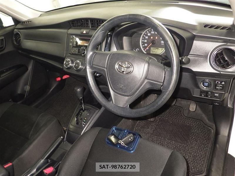 Toyota COROLLA AXIO 2020-07 8766403-4