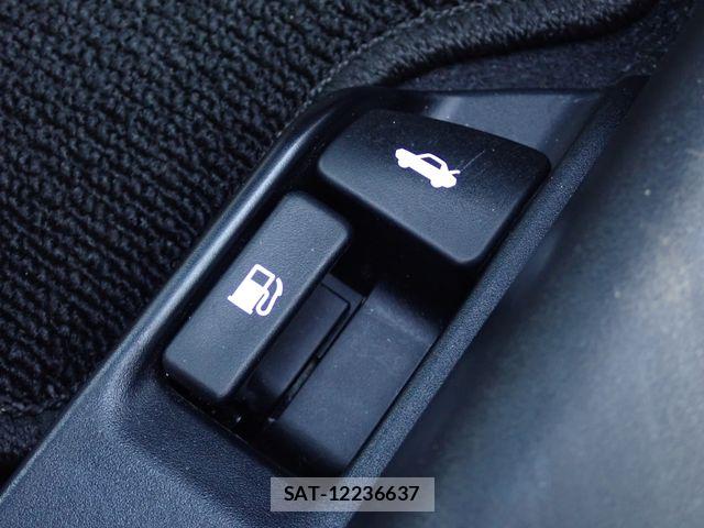 Toyota COROLLA AXIO 2023-03 8870663-13