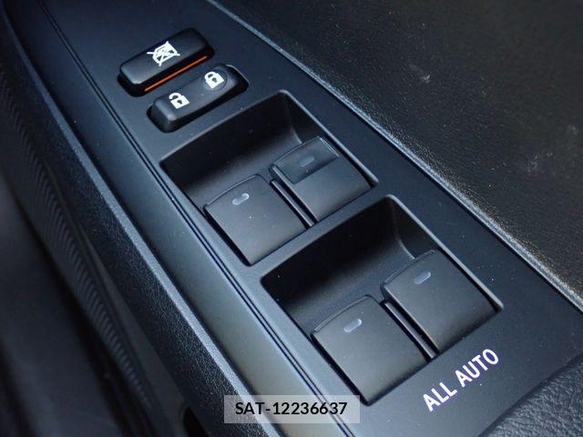 Toyota COROLLA AXIO 2023-03 8870663-14