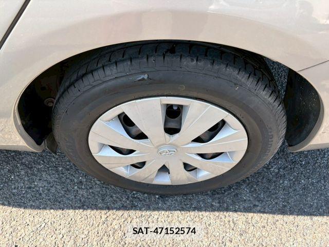 Toyota COROLLA AXIO 2013-10 4934886-11