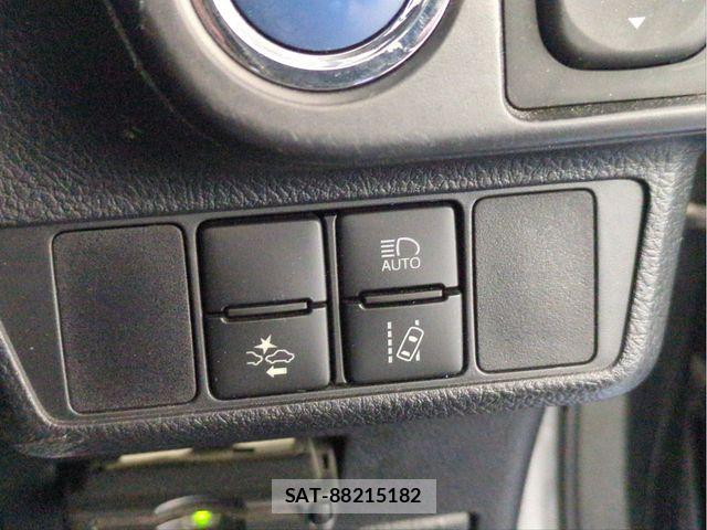 Toyota COROLLA AXIO 2015-04 6275994-13