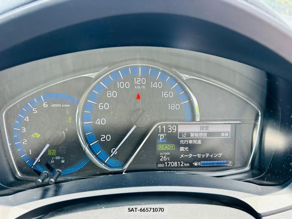 Toyota COROLLA AXIO 2019-04 6789617-14