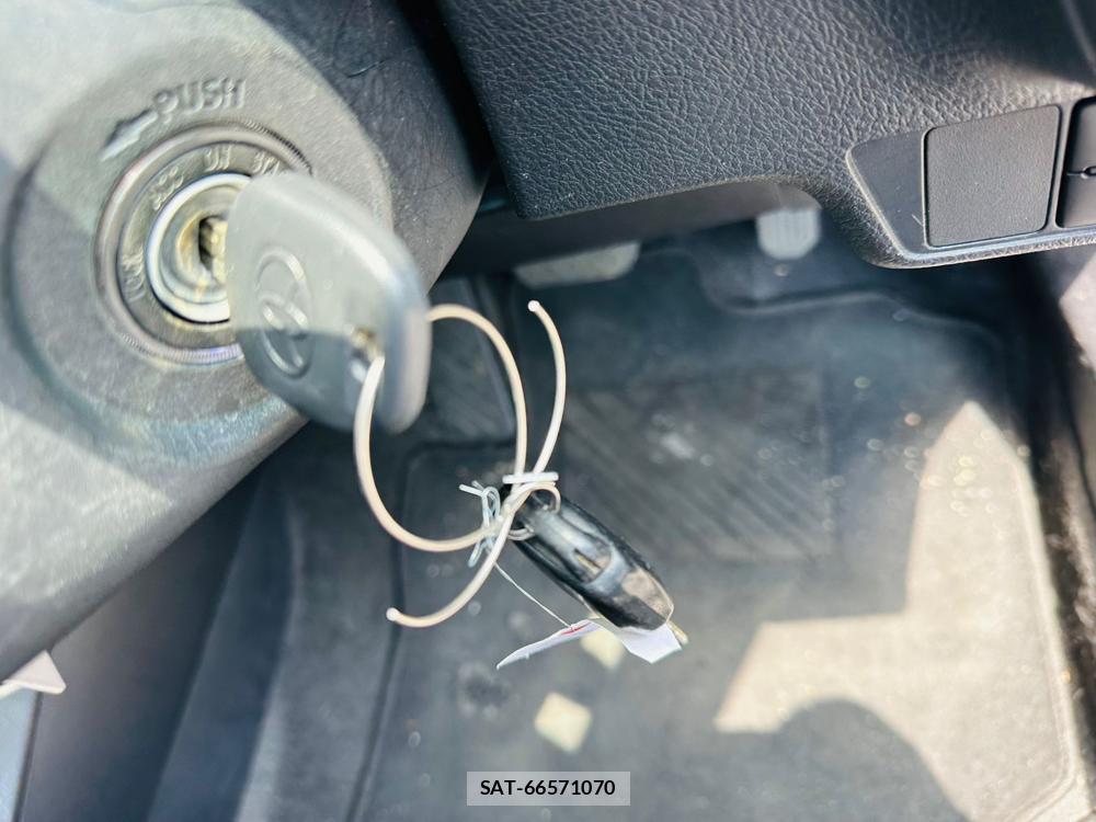 Toyota COROLLA AXIO 2019-04 6789617-15