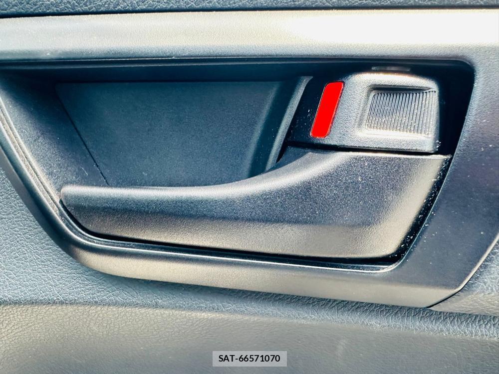 Toyota COROLLA AXIO 2019-04 6789617-19