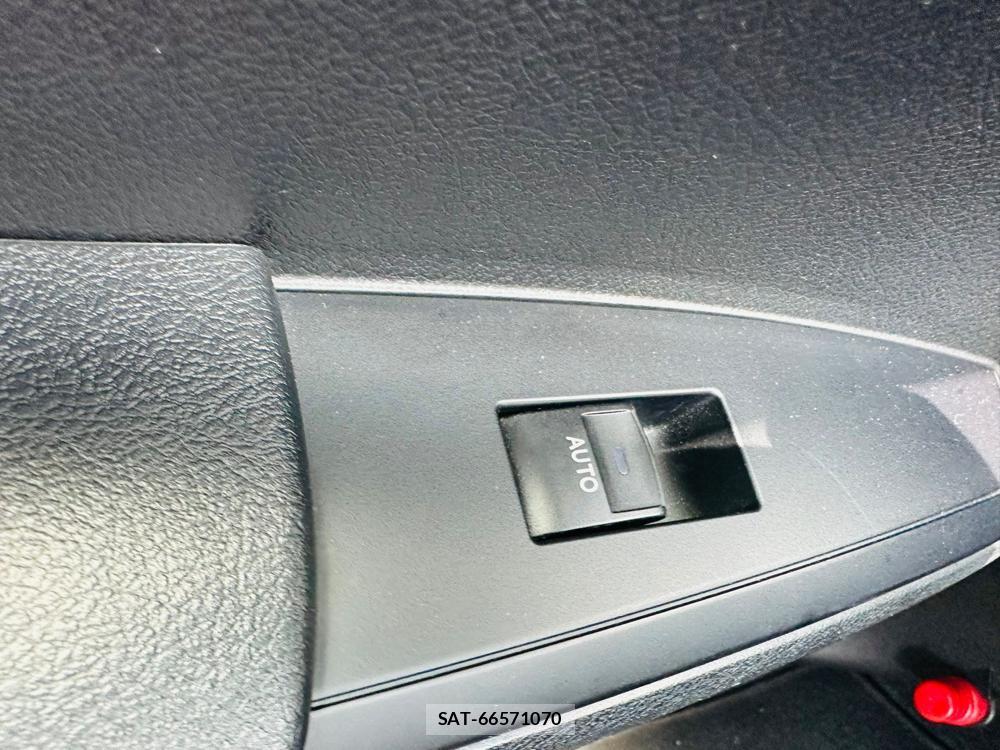 Toyota COROLLA AXIO 2019-04 6789617-22