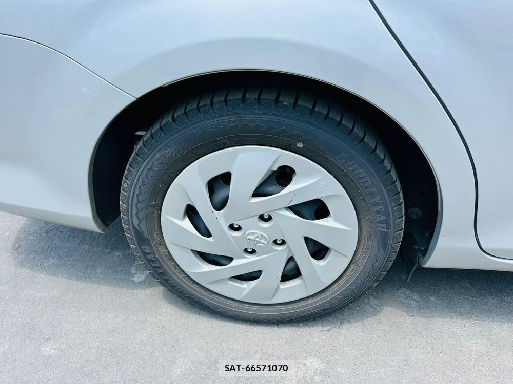 Toyota COROLLA AXIO 2019-04 6789617-25