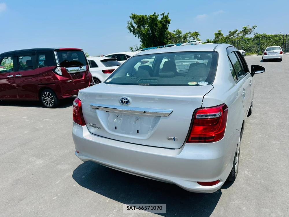 Toyota COROLLA AXIO 2019-04 6789617-2
