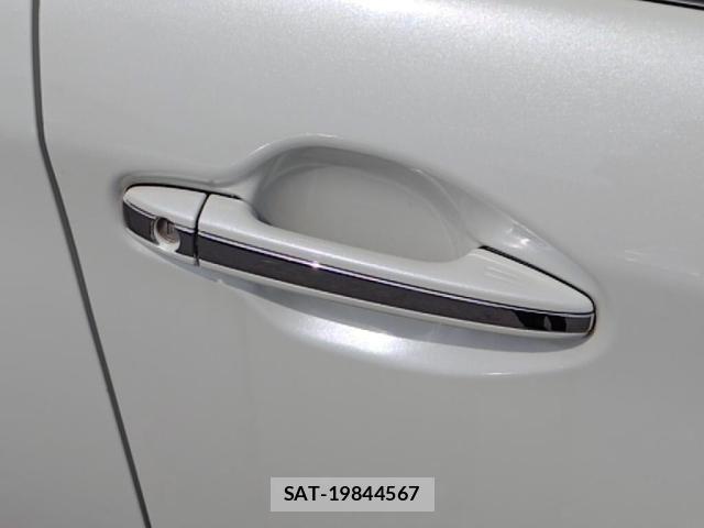 Toyota COROLLA AXIO 2016-08 7057949-11