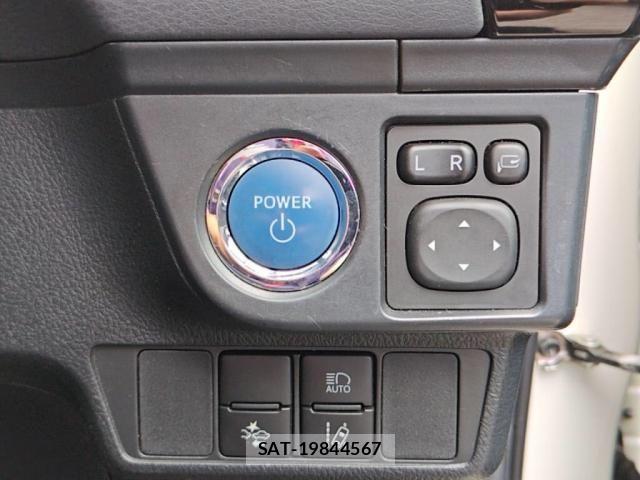 Toyota COROLLA AXIO 2016-08 7057949-12