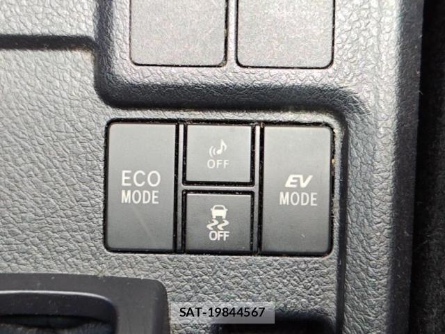 Toyota COROLLA AXIO 2016-08 7057949-15