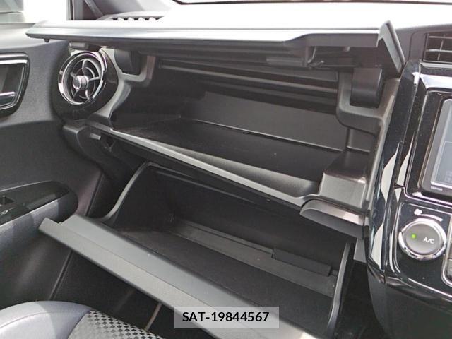 Toyota COROLLA AXIO 2016-08 7057949-18
