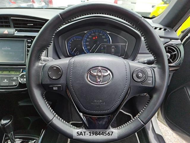 Toyota COROLLA AXIO 2016-08 7057949-19