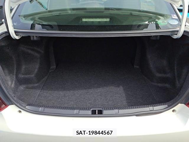 Toyota COROLLA AXIO 2016-08 7057949-24
