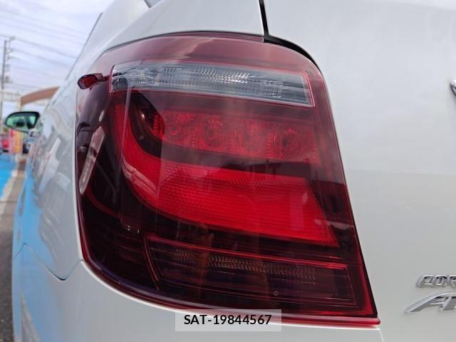 Toyota COROLLA AXIO 2016-08 7057949-27