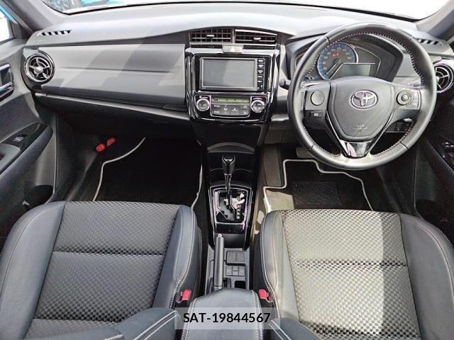 Toyota COROLLA AXIO 2016-08 7057949-2