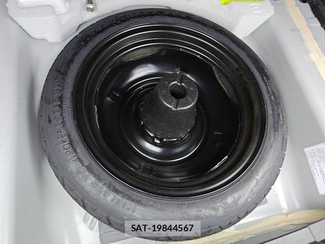 Toyota COROLLA AXIO 2016-08 7057949-29