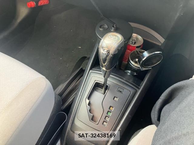 Toyota COROLLA AXIO 2017-02 7216250-18