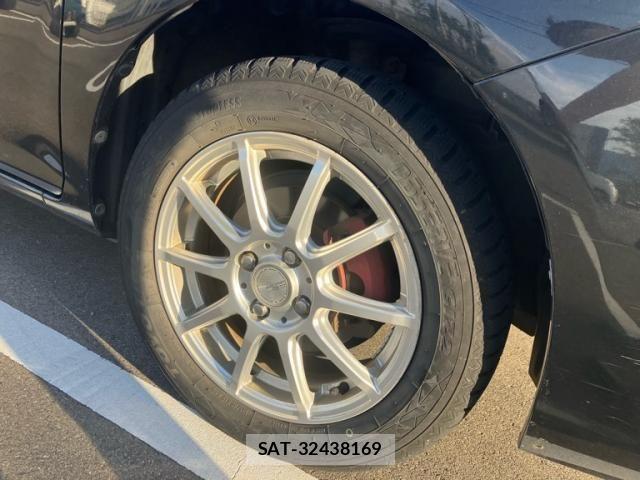 Toyota COROLLA AXIO 2017-02 7216250-5