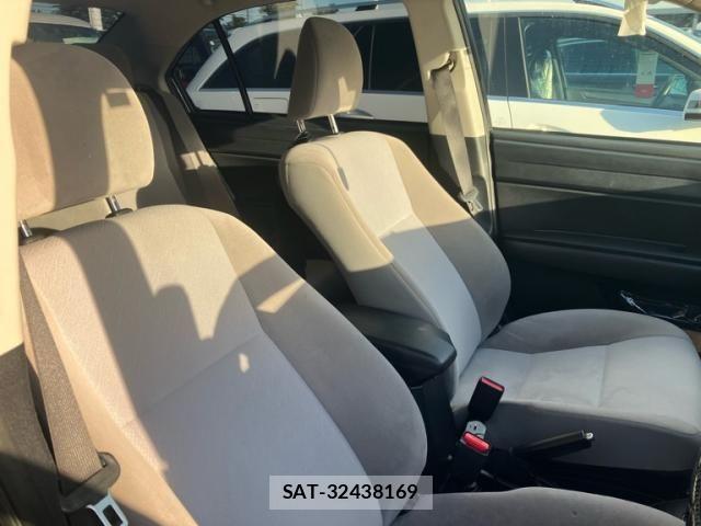 Toyota COROLLA AXIO 2017-02 7216250-8