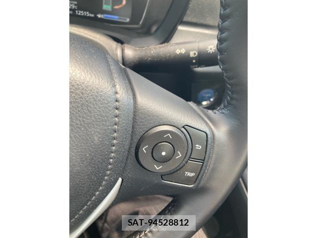Toyota COROLLA AXIO 2015-09 7216252-17