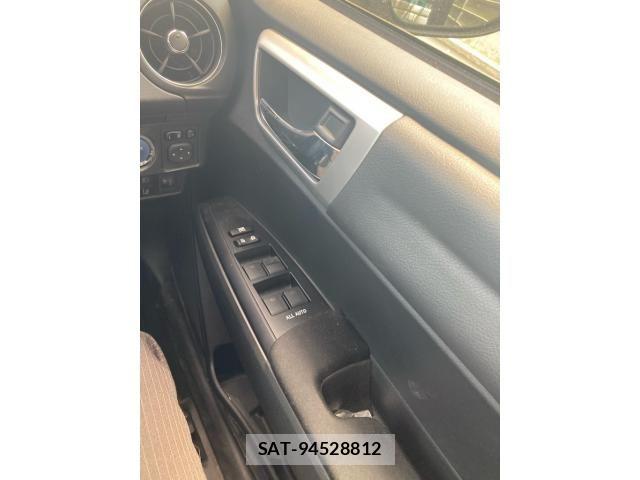 Toyota COROLLA AXIO 2015-09 7216252-19