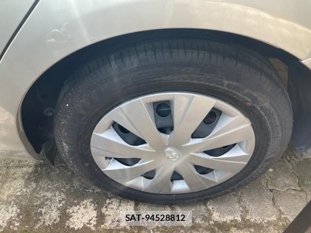 Toyota COROLLA AXIO 2015-09 7216252-5