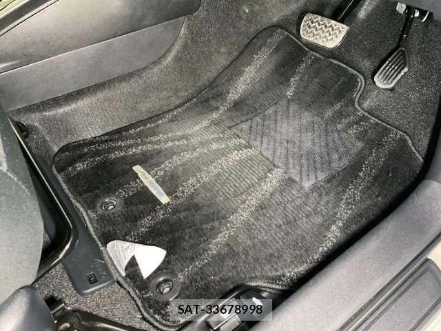 Toyota COROLLA AXIO 2014-03 7216248-17