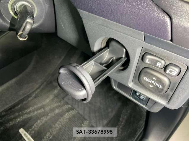 Toyota COROLLA AXIO 2014-03 7216248-18