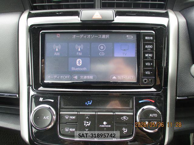 Toyota COROLLA AXIO 2018-10 7357199-15