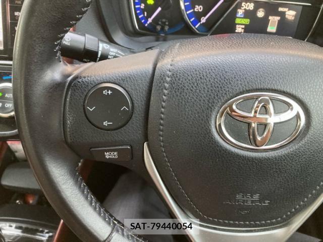 Toyota COROLLA AXIO 2015-11 7561952-13