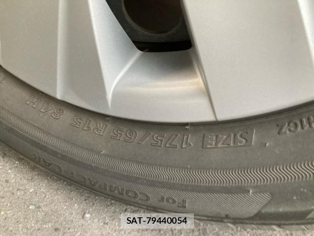 Toyota COROLLA AXIO 2015-11 7561952-6