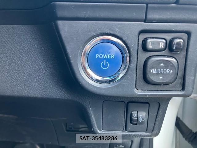 Toyota COROLLA AXIO 2014-10 7615582-24