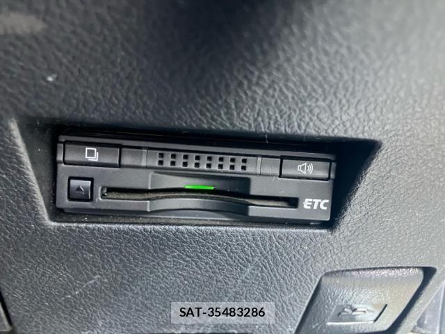Toyota COROLLA AXIO 2014-10 7615582-25