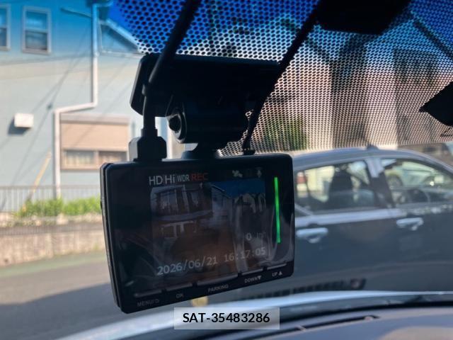 Toyota COROLLA AXIO 2014-10 7615582-26