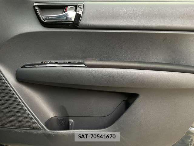 Toyota COROLLA AXIO 2018-01 8073279-13