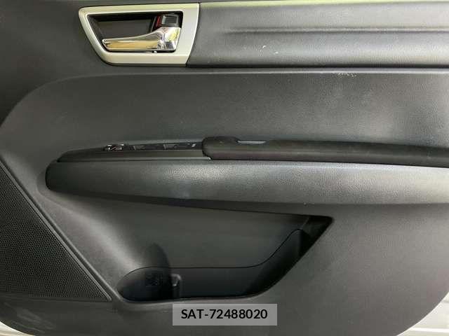 Toyota COROLLA AXIO 2015-07 8244858-13