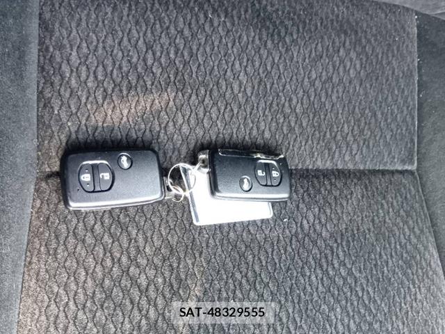 Toyota COROLLA AXIO 2019-04 8282304-10
