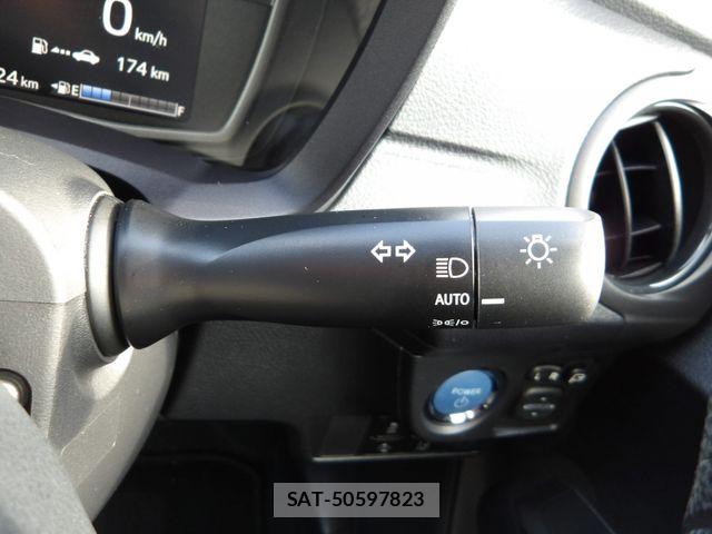 Toyota COROLLA AXIO 2023-06 8313743-16