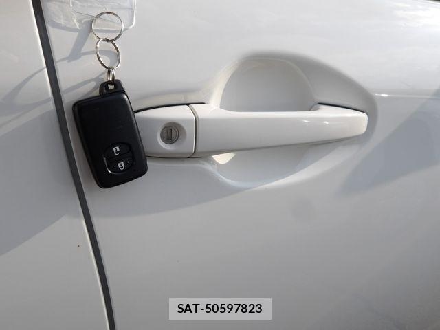 Toyota COROLLA AXIO 2023-06 8313743-6