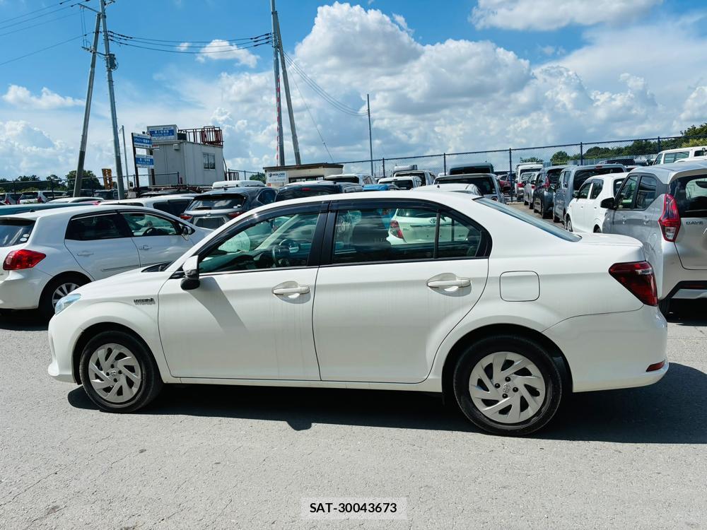 Toyota COROLLA AXIO 2019-06 8240830-1