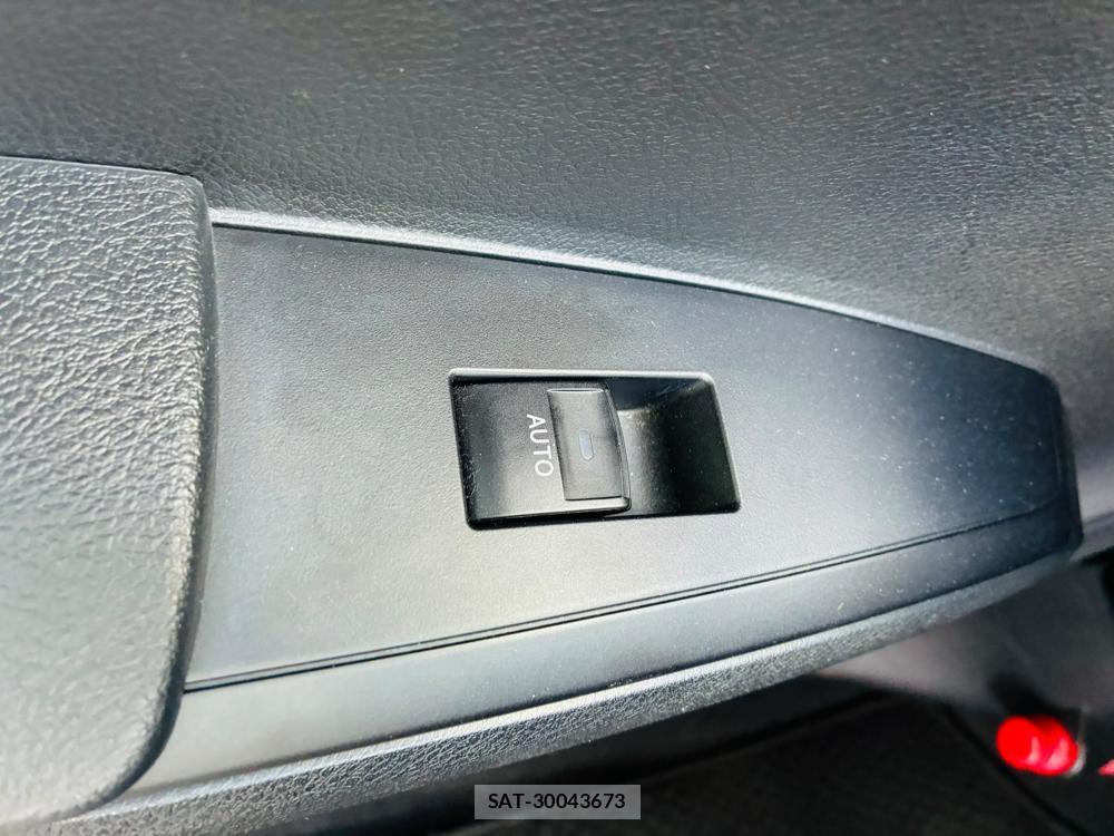 Toyota COROLLA AXIO 2019-06 8240830-24