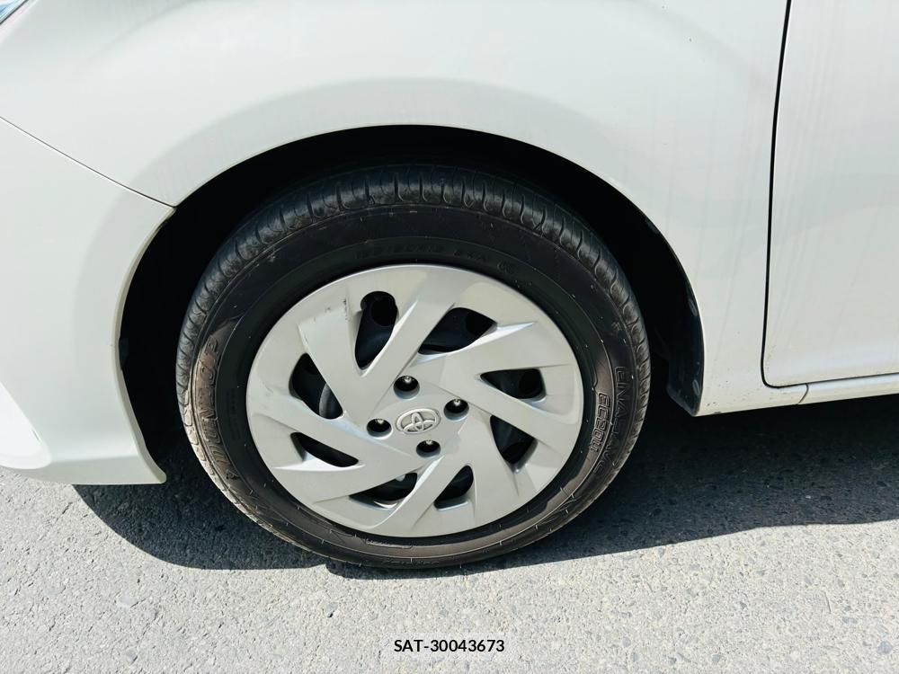 Toyota COROLLA AXIO 2019-06 8240830-29
