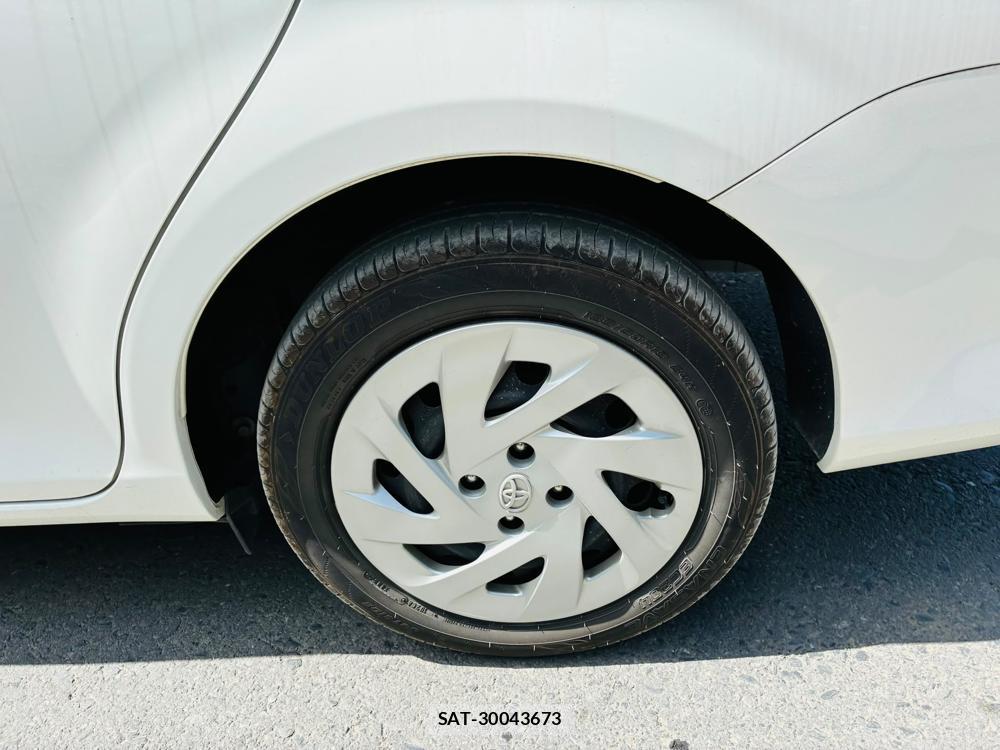 Toyota COROLLA AXIO 2019-06 8240830-30