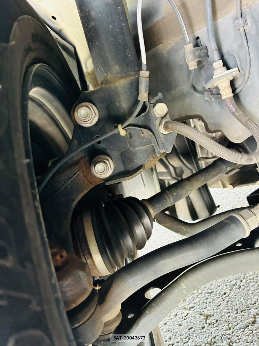 Toyota COROLLA AXIO 2019-06 8240830-34